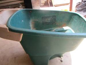 lot 1214 image: green garden cart