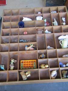 lot 1116 image: small wall shelf full of various little nick nacks
