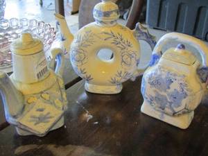 lot 1121 image: Blue and white glass CHINESE TEAPOTS