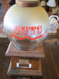 lot 1126 image: nuts vending