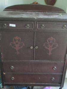 lot 1131 image: vintage chest size unknown and no name