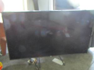 lot 1221 image: 48 LG television unknown working condition