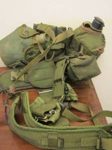 lot 1226 image: ARMY GREEN BELT, CANTEENS PLUS