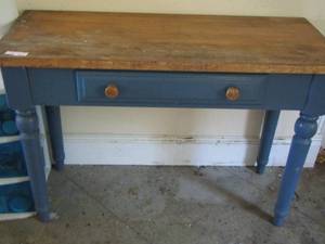 lot 1230 image: small little wooden desk with a single drawer