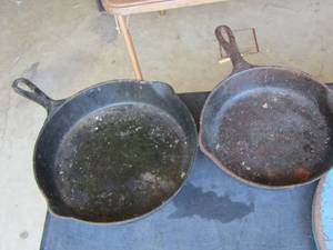 lot 1232 image: 2 cast iron skillets