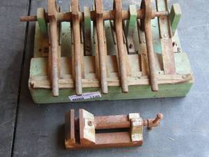 lot 1246 image: PIANO KEY TOPPER  & SMALL VISE