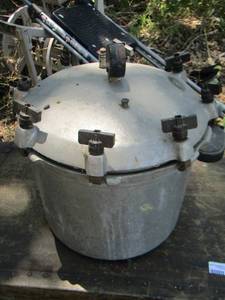 lot 1253 image: CO-OP canning pressure cooker