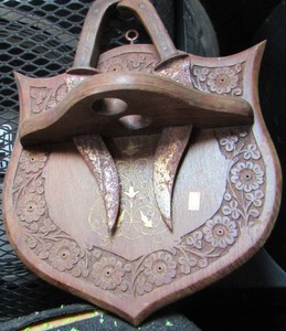 lot 1298 image: CARVED ETCHED WOOD WALL PLAQUE WITH HIDDEN DAGGERS