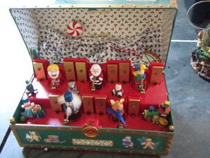 lot 1363 image: Merry Christmas singing box