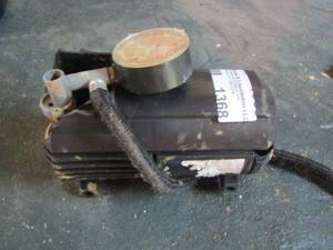 lot 1368 image: SMALL AIR COMPRESSOR