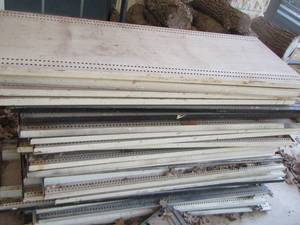 lot 1686 image: metal shelving various pieces