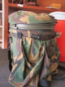 lot 1711 image: camo bucket seat with some pocket storage