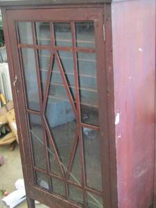 lot 1712 image: CURIO CABINET WITH SHELVES  48H X 24 W X 15D