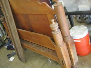 lot 1717 image: wooden full size hbfb and side rails