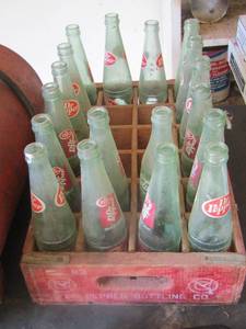 lot 1728 image: vintage Dr pepper glass bottles IN DP CRATE