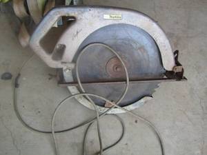 lot 1732 image: Makita heavy duty large circular saw model- 5402-A