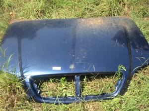 lot 1737 image: KIA SEDONA truck hood