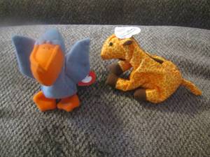 lot 746 image: giraffe and bird ty beanie babies
