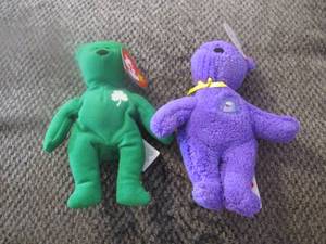 lot 747 image: green bear and purple ty beanie babies