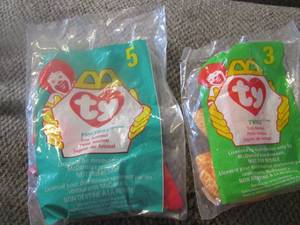 lot 733 image: ty beanie babies giraffe and lobster