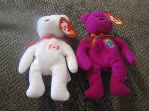 lot 1769 image: qty 2 ty beanie babies one white one purple