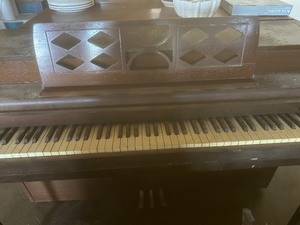 lot 25 image: GULBRAUSEN  CONSOLE PIANO  52689