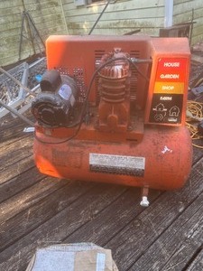 lot 1611 image: 2hp air compressor