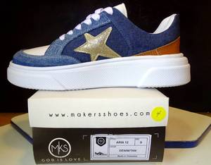 lot 4 image: NEW - MAKERS SHOES (MKS) WOMENS SNEAKERS - SIZE 12