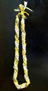 lot 61 image: VINTAGE 1980S HAWAIIN BEADED NECKLACE