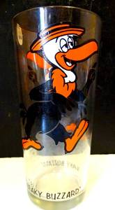lot 66 image: VINTAGE PEPSI Beaky Buzzard Character Glass - Looney Tunes Warner Bros