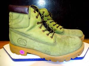 lot 74 image: LIKE NEW - MENS RHINO GREEN SUEDE BOOTS