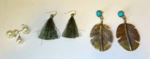 lot 84 image: LOT OF 3 - VARIOUS EARRINGS