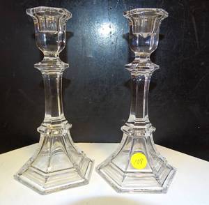 lot 108 image: PAIR OF BEAUTIFUL LEADED GLASS CANDLESTICKS