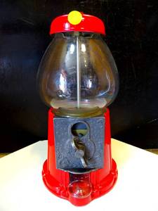 lot 111 image: CAROSEL INDUSTRIES GLASS TABLETOP GUM DISPENSER (ACCEPTS PENNIES)