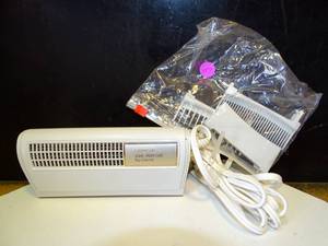 lot 117 image: RARE VINTAGE 1970s Clairol Air Brush - Tested Works