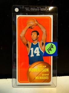 lot 144 image: $$ VINTAGE 1970 Topps #100 Oscar Robertson NBA Tall Card