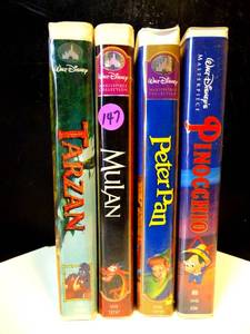 lot 147 image: COLLECTION OF ORIGINAL CLAMSHELL CASE WALT DISNEY CLASSIC VHS TAPES