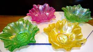 lot 167 image: SET OF 4 - BEAUTIFUL AKCAMIRIDESCENT TURKISH ART GLASS BOWLS - EXCELLENT CONDITION