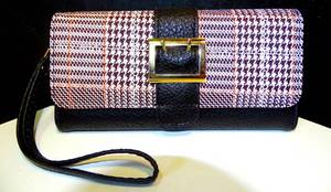 lot 175 image: NEW - LOVELY WOMENS CLUTCH PURSE