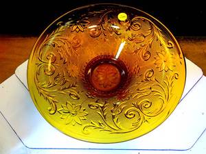 lot 200 image: LARGE INDIANA GLASS BOWL IN EXCELLENT CONDITION $$