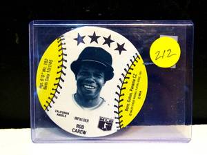 lot 212 image: RARE - ON DECK COOKIES ROD CAREW BASEBALL TRADING DISC (1981)