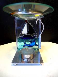 lot 261 image: NAUTICAL THEMED STAINED GLASS OIL BURNER