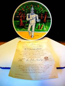 lot 290 image: LIMITED EDITION - 1979 WIZARD OF OZ THE TIN MAN COLLECTOR PLATE IF I ONLY HAD A HEART WITH COA