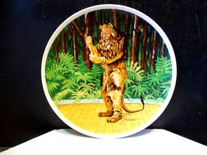 lot 291 image: LIMITED EDITION 1978 KNOWLES WIZARD OF OZ COWARDLY LION COLLECTORS PLATE