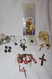 lot 101 image: Jewelry Rosaries and saint pendants