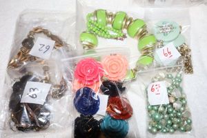 lot 116 image: Jewelry Acrylic andor plastic, see all photos for individual pieces