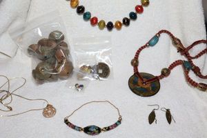 lot 124 image: Jewelry Asian themed, see all photos for individual pieces
