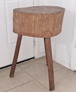 lot 152 image: Unique custom hand made log side table