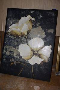 lot 22 image: Flower canvas wall art - 30x40