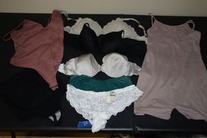 lot 138 image: Womens  undergarments size 36C